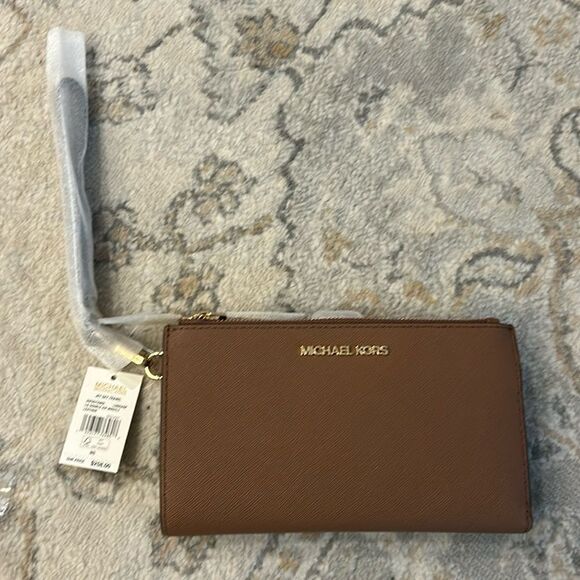 MICHAEL Michael Kors Handbags - NWT MK jet set travel large wallet